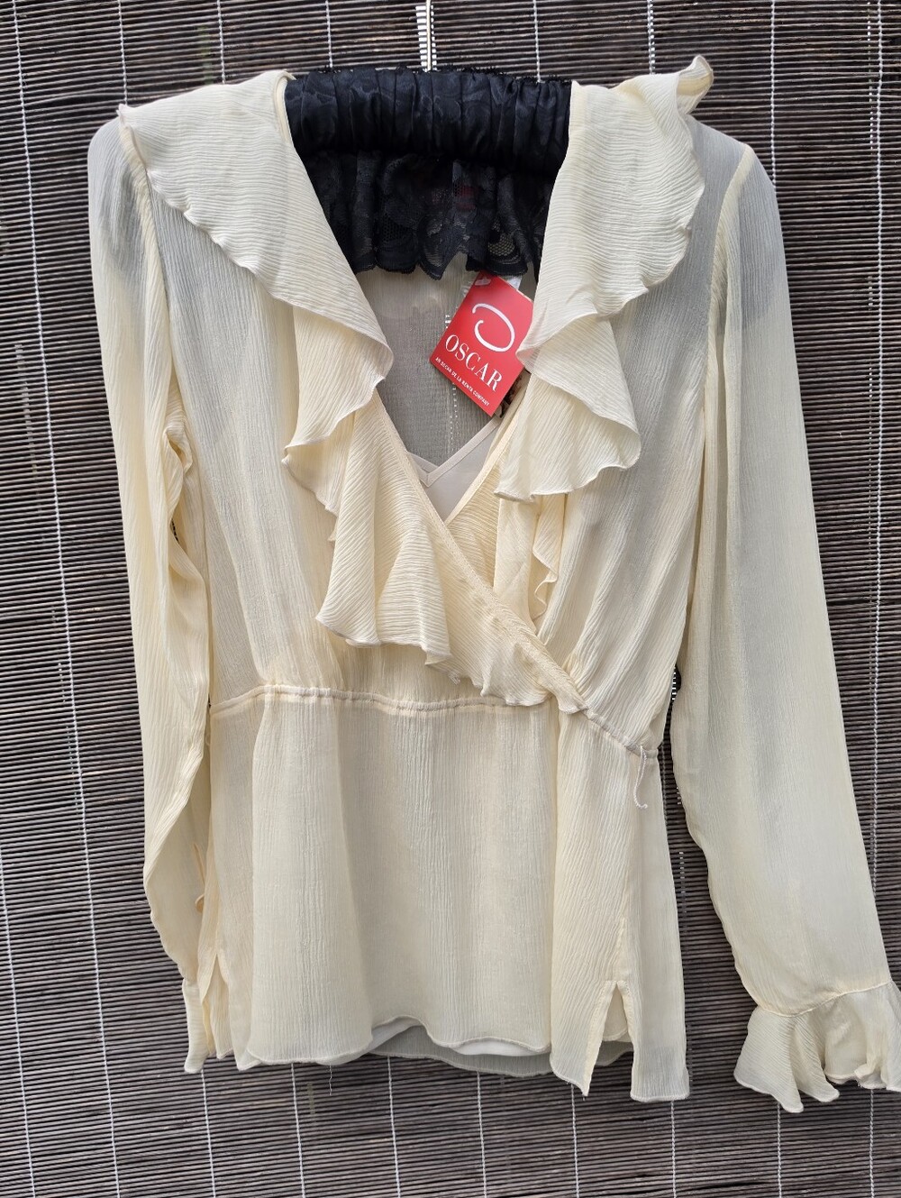 NEW Oscar de la Renta 100% silk Chiffon ruffled blouse top 8 Long Sleeves